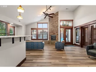 Photo #4: 713405922 Listing