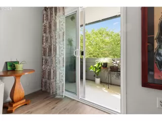 Photo #2: 713564346 Listing