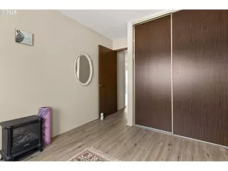 Photo #6: 713564346 Listing