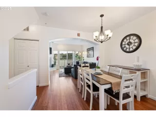 Photo #5: 713904216 Listing 