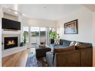 Photo #6: 713904216 Listing 