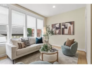 Photo #4: 714023686 Listing