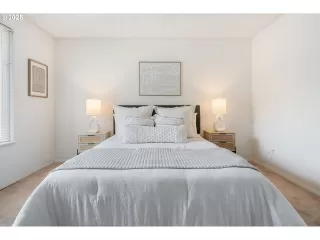 Photo #6: 714151295 Listing