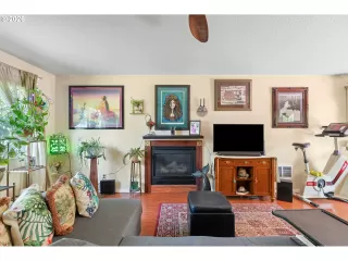 Photo #4: 714279764 Listing