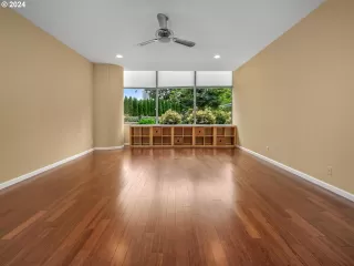 Photo #1: 715276403 Listing