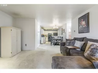 Photo #4: 715411635 Listing 