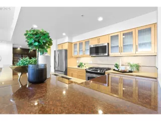 Photo #6: 716271405 Listing