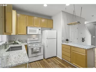 Photo #2: 716377795 Listing 