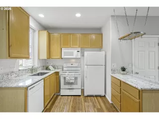 Photo #3: 716377795 Listing 