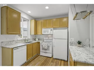 Photo #4: 716377795 Listing 