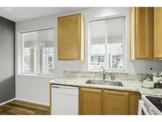 Photo #5: 716377795 Listing 