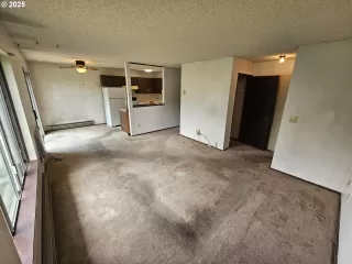 Photo #6: 716475302 Listing