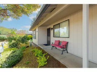 Photo #4: 717091139 Listing