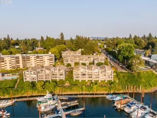 Photo #3: 717111031 Listing