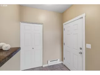 Photo #6: 717358302 Listing 