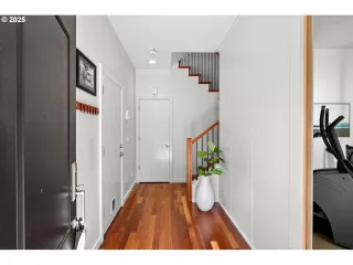 Photo #3: 717487074 Listing