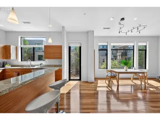 Photo #5: 717487074 Listing