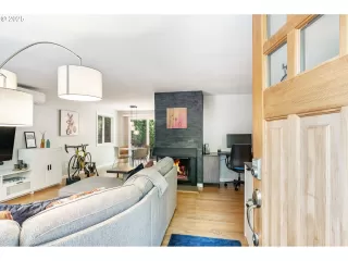 Photo #1: 717524048 Listing