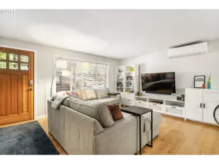 Photo #3: 717524048 Listing