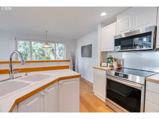 Photo #2: 717675962 Listing 