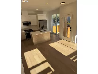 Photo #2: 717757951 Listing 