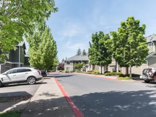 Photo #2: 718260029 Listing