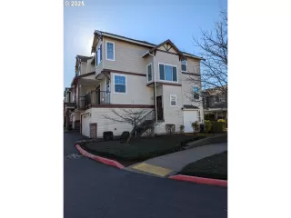 Photo #1: 718451577 Listing