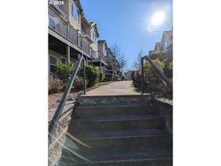 Photo #3: 718451577 Listing