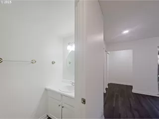 Photo #4: 718903292 Listing 