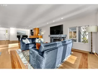 Photo #6: 718948888 Listing 