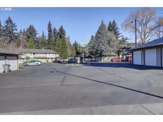 Photo #3: 719313722 Listing