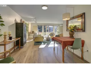 Photo #6: 719313722 Listing