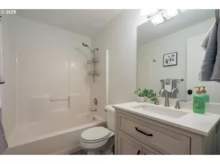 Photo #2: 719378589 Listing