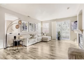 Photo #6: 719623270 Listing