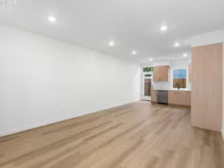 Photo #1: 720174126 Listing 