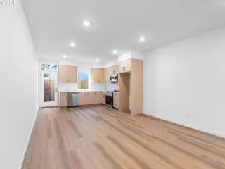 Photo #2: 720174126 Listing 