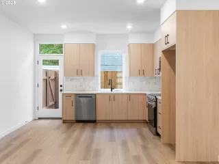 Photo #3: 720174126 Listing 