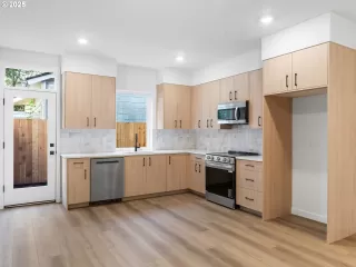 Photo #4: 720174126 Listing 