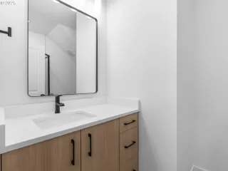 Photo #5: 720174126 Listing 