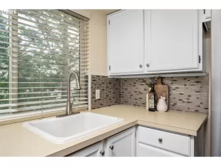 Photo #5: 720522902 Listing 