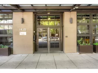 Photo #4: 720638464 Listing