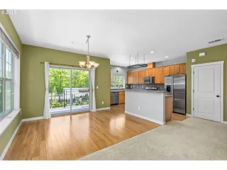 Photo #5: 721265258 Listing