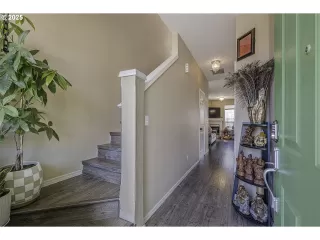 Photo #2: 721331961 Listing