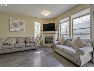 Photo #6: 721331961 Listing