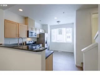 Photo #2: 721450160 Listing