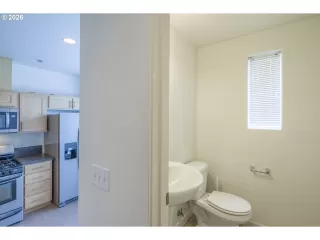 Photo #5: 721450160 Listing