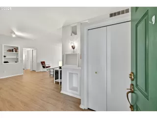 Photo #4: 721554755 Listing 