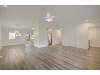 Photo #3: 721563184 Listing 