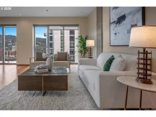 Photo #3: 721586693 Listing 