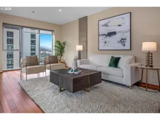 Photo #4: 721586693 Listing 